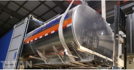 3 Axle Aluminum Fuel Tank Trailer will be Shipped to Papua New Guinea