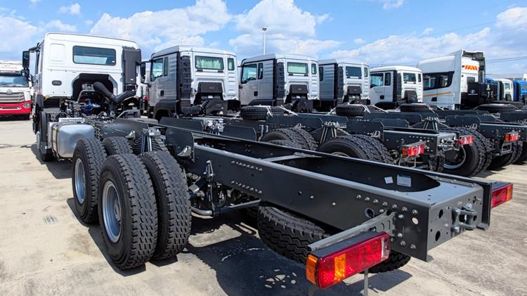 Sinotruk Howo 6x4 Cargo Chassis Truck for Sale in PNG