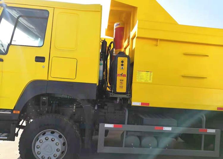 Sinotruk Howo 420 Dump Truck zz3257n3847a in Papua New Guinea