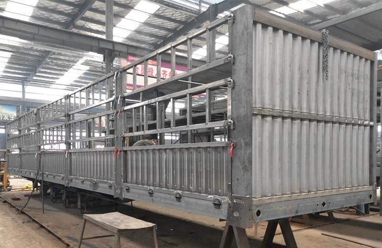Tri Axle Stake Semi Trailer for Sale in Papua New Guinea