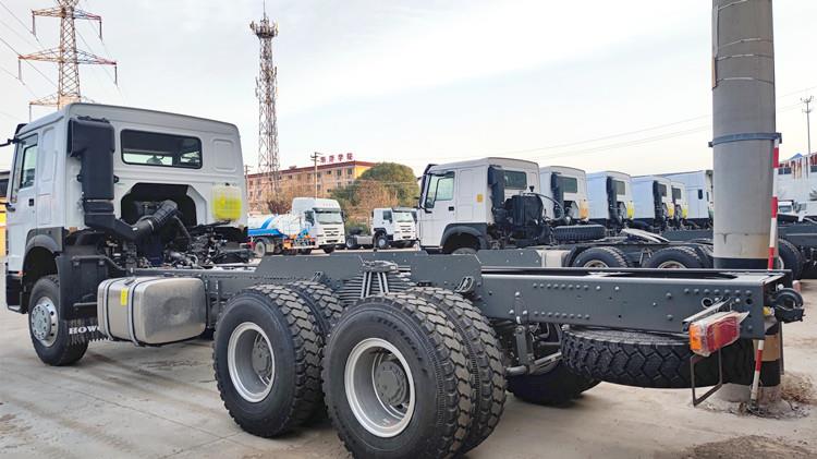 Sinotruk Howo 400 6x4 Cab Chassis Truck for Side Loader in Papua New Guinea