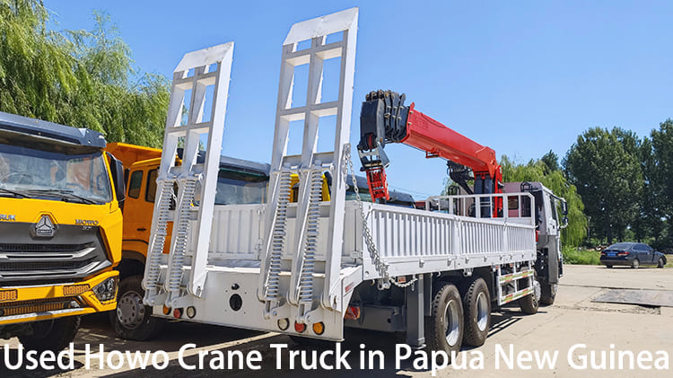RHD Used Howo Crane Truck 8x4 for Sale in Papua New Guinea