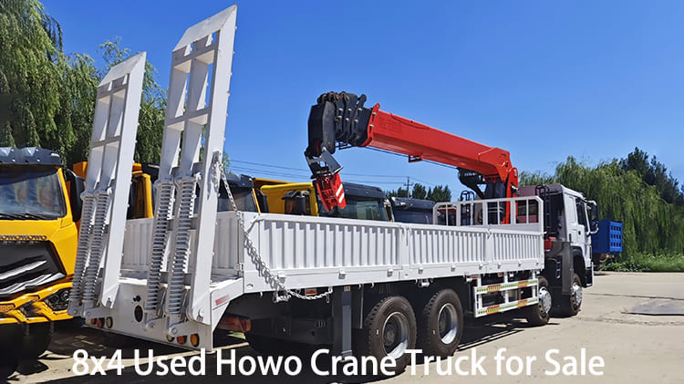 RHD Used Howo Crane Truck 8x4 for Sale in Papua New Guinea